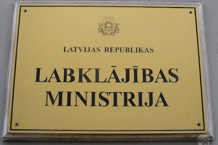 Īstenota veselības aprūpes darbinieku apmācība vardarbības pret bērniem atpazīšanai